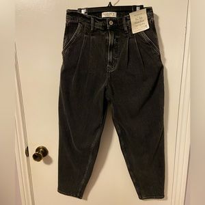 BNWT Abercrombie & Fitch High Rise 80s Mom Jeans